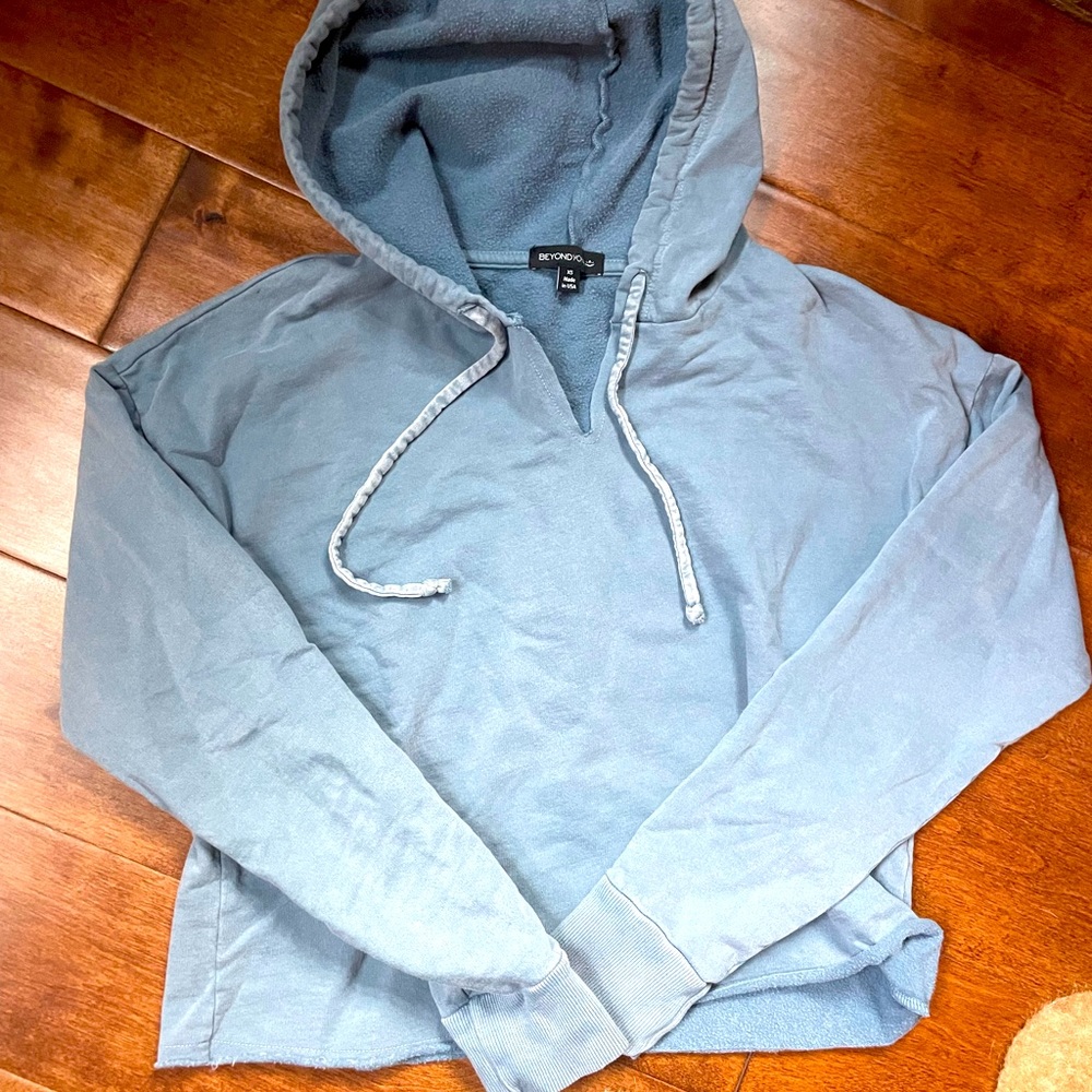Beyond Yoga slightly cropped hoodie.  New without tags (from my studio boutique)